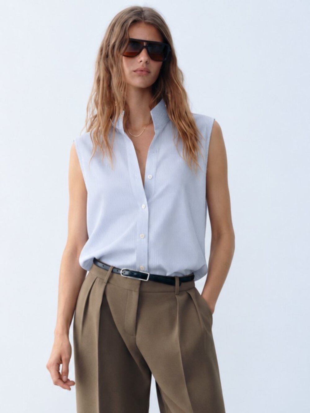 100% Cotton Pinstripe Blue White Sleeveless Button-Up Shirt Minimalist